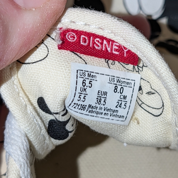Vans x Disney Limited Edition Mickey's Birthday Canvas Sneakers, Womens Size 8 - Picture 9 of 9